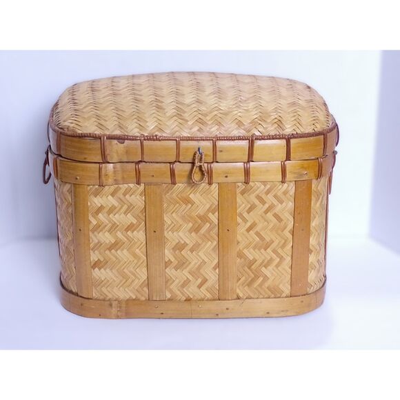 Vintage Asian Chinoiserie Herringbone Woven Ratan Wicker Lidded Basket 1960’s - Picture 1 of 12